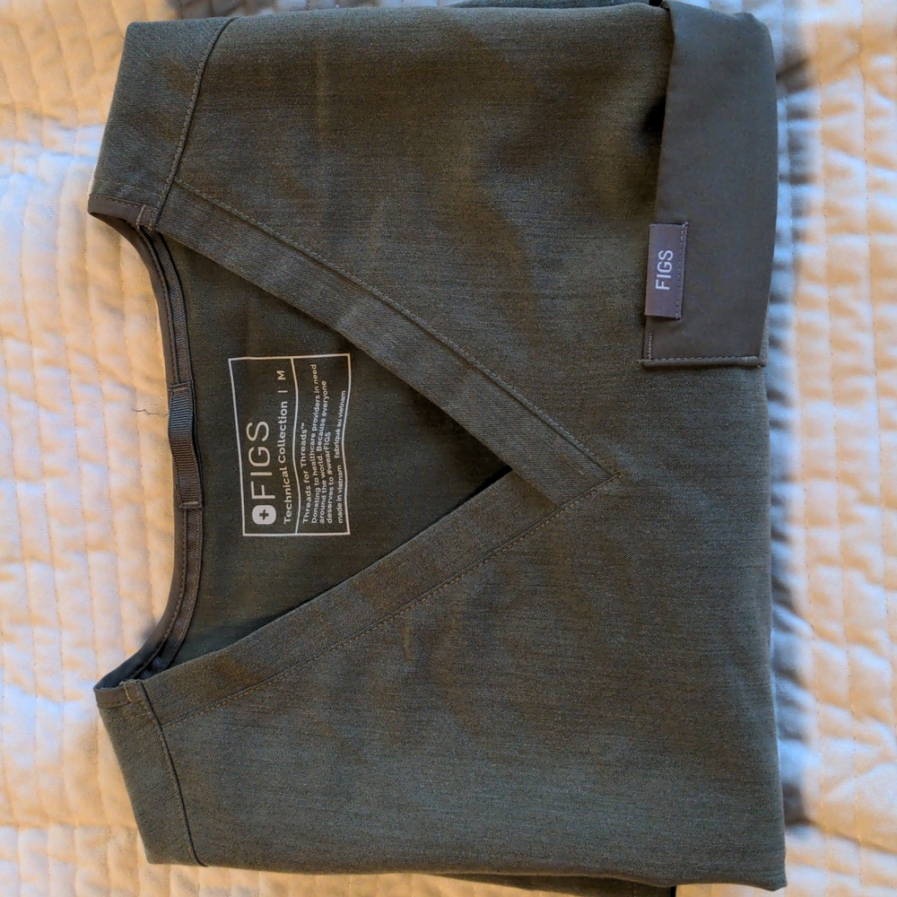 Figs scrubs set